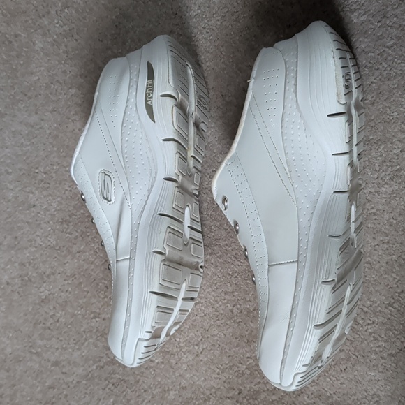 Skechers White Slip-On Sneakers with Pink Insole Accents - Picture 4 of 8